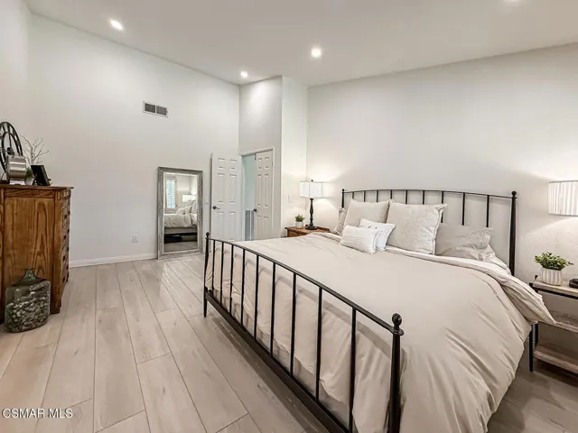 hPrimary Bedroom Suite3