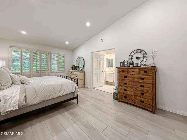 hPrimary Bedroom Suite1