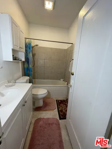 433 N Norton Avenue, Los Angeles, California 90004