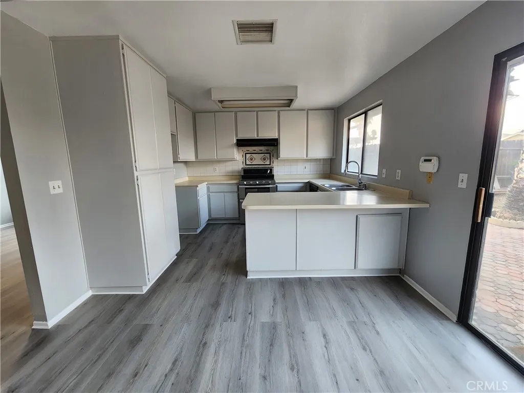 26068 Snow Creek Drive, Menifee, California 92586 home-pic-14