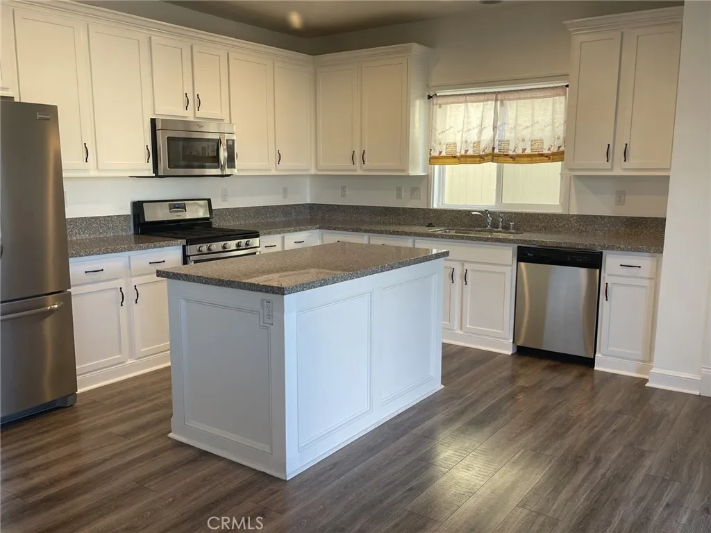 36250 Pursh Drive, Lake Elsinore, California 92532 home-pic-5