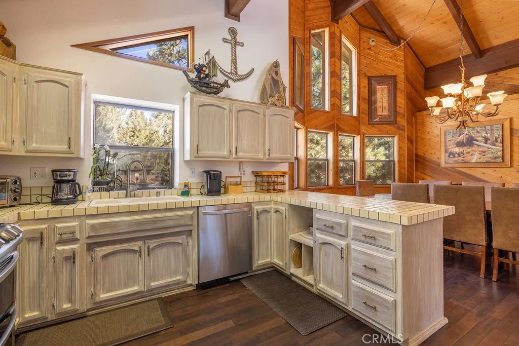 41664 Mcwhinney, Big Bear Lake, California 92315 home-pic-11