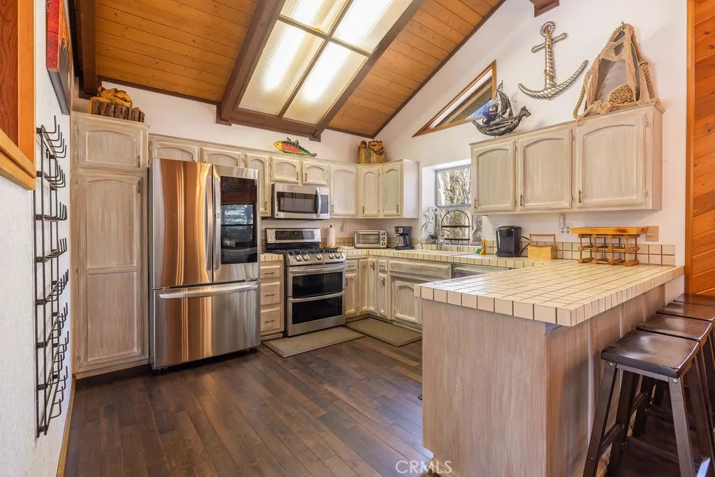41664 Mcwhinney, Big Bear Lake, California 92315 home-pic-9