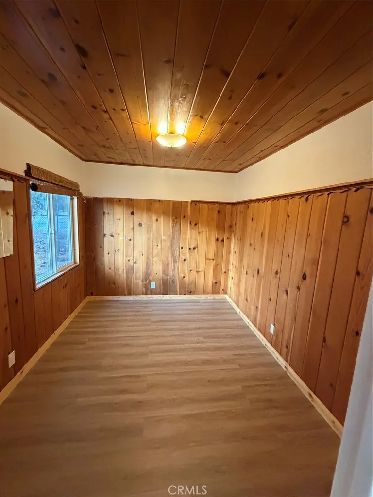 345 W Fairway, Big Bear City, California 92314 home-pic-7