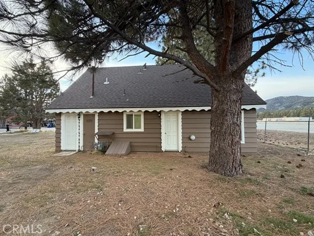 345 W Fairway, Big Bear City, California 92314 home-pic-2