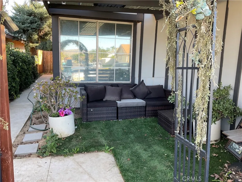 25851 Coriander Court, Moreno Valley, California 92553 home-pic-5