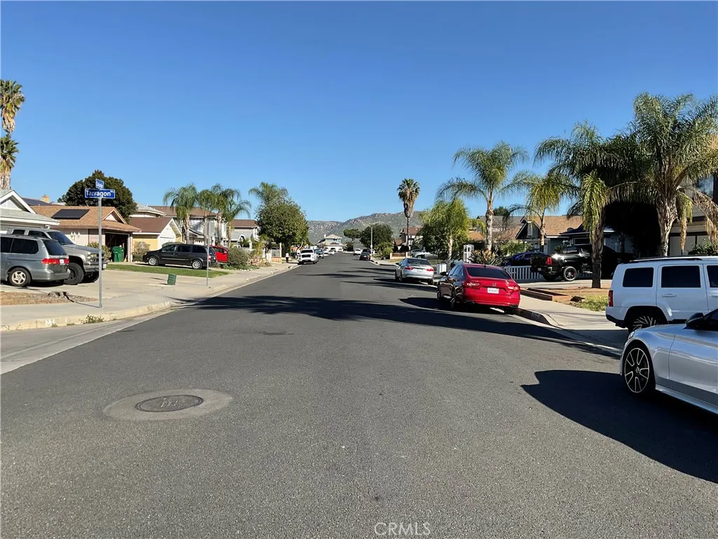 25851 Coriander Court, Moreno Valley, California 92553 home-pic-4