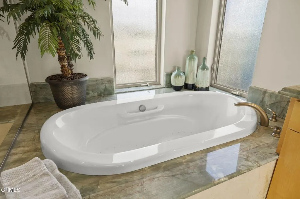 3629 Ocean Drive, Oxnard, California 93035 home-pic-46