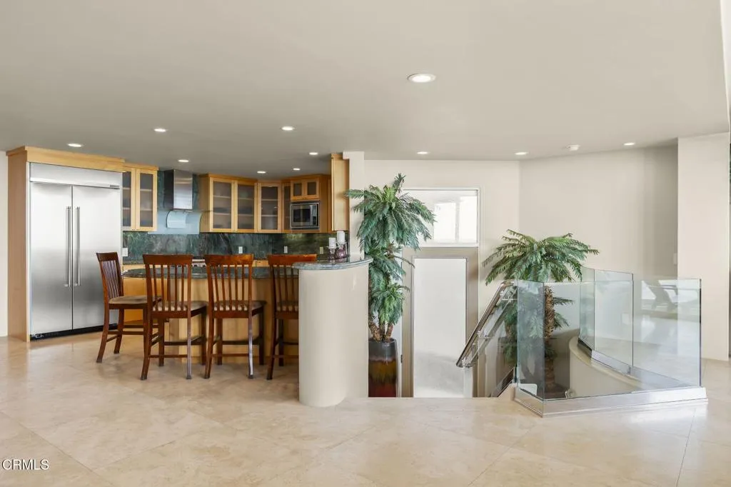 3629 Ocean Drive, Oxnard, California 93035 home-pic-17