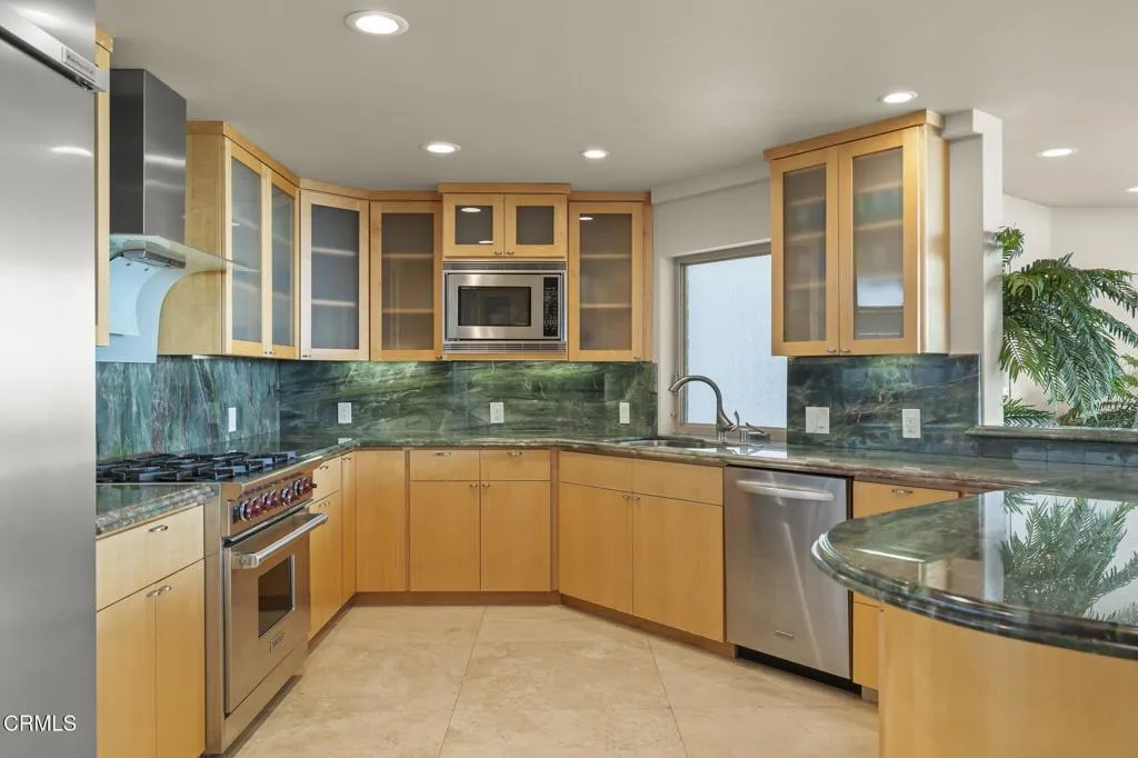 3629 Ocean Drive, Oxnard, California 93035 home-pic-23