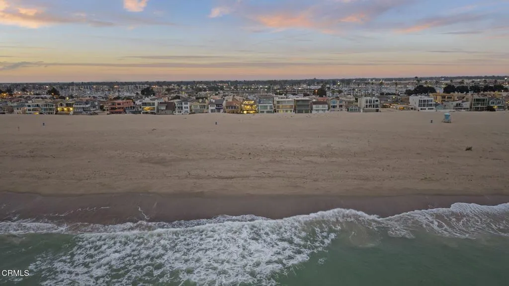 3629 Ocean Drive, Oxnard, California 93035 home-pic-4