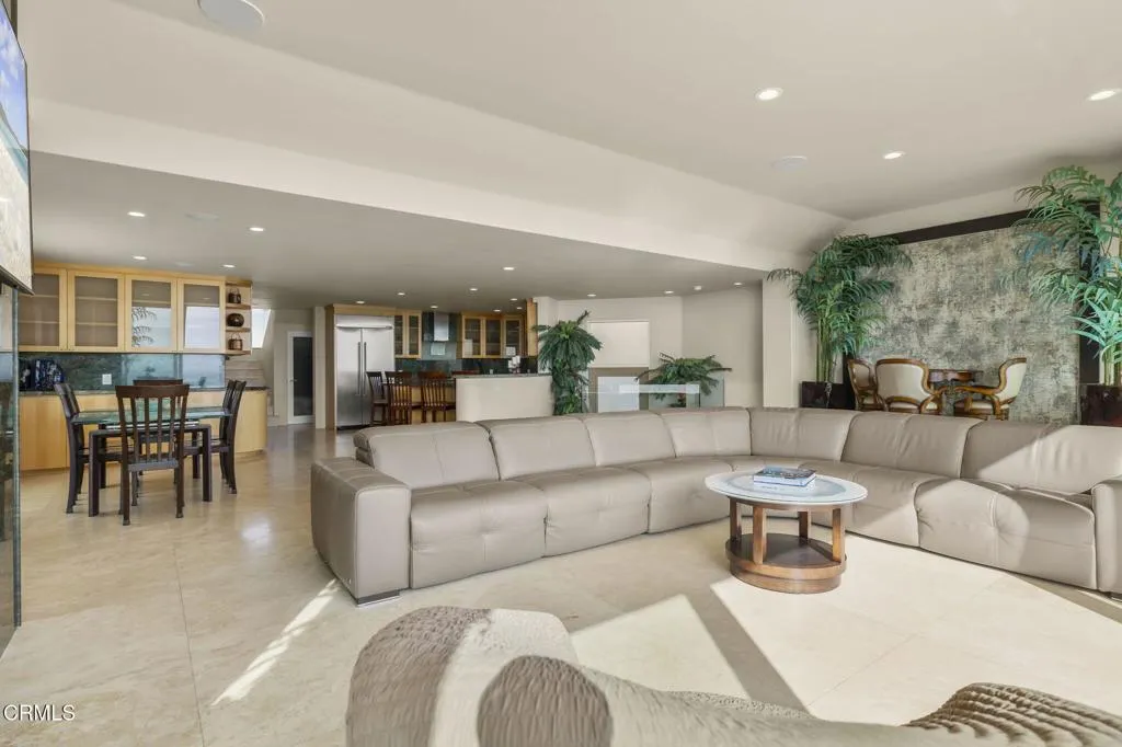 3629 Ocean Drive, Oxnard, California 93035 home-pic-13