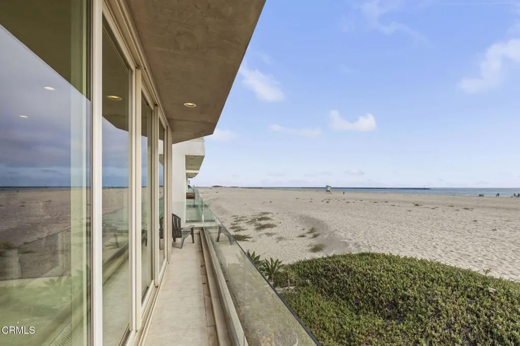 3629 Ocean Drive, Oxnard, California 93035 home-pic-14