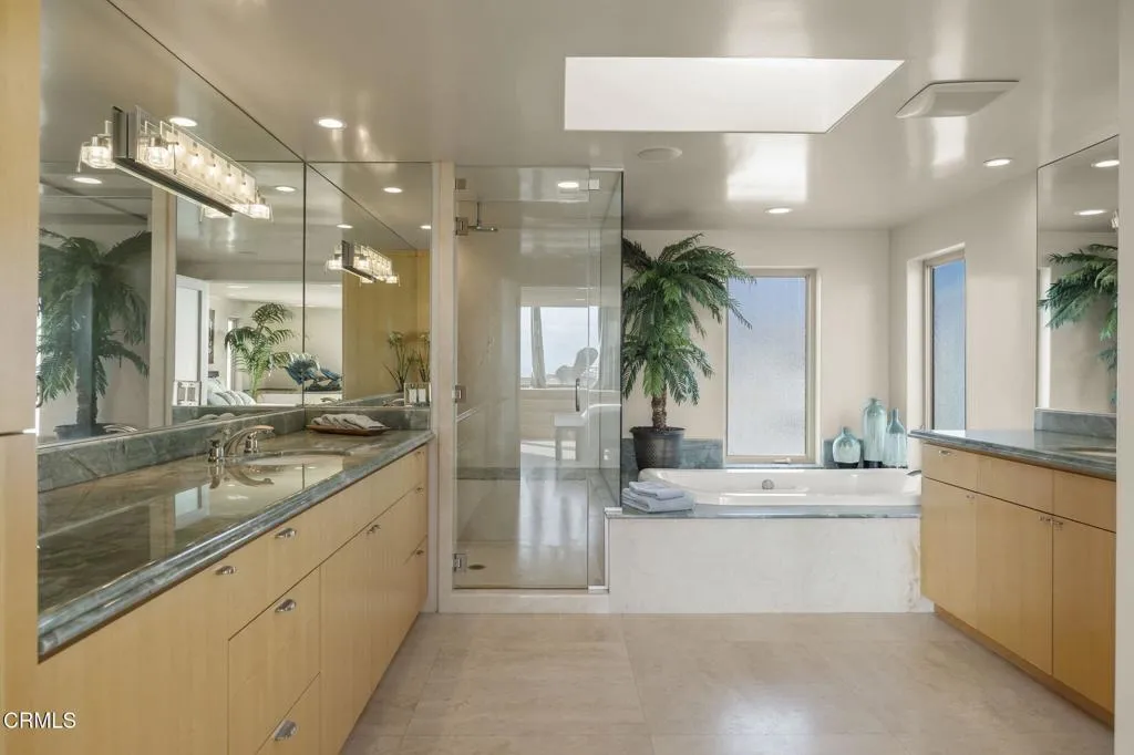 3629 Ocean Drive, Oxnard, California 93035 home-pic-43