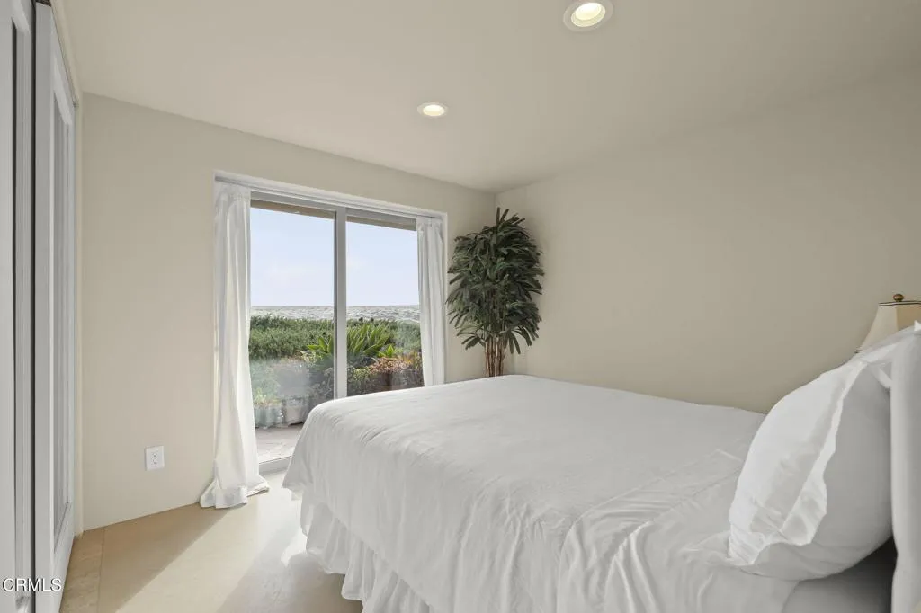 3629 Ocean Drive, Oxnard, California 93035 home-pic-54