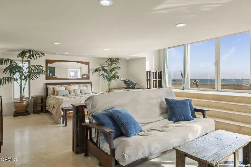 3629 Ocean Drive, Oxnard, California 93035 home-pic-28