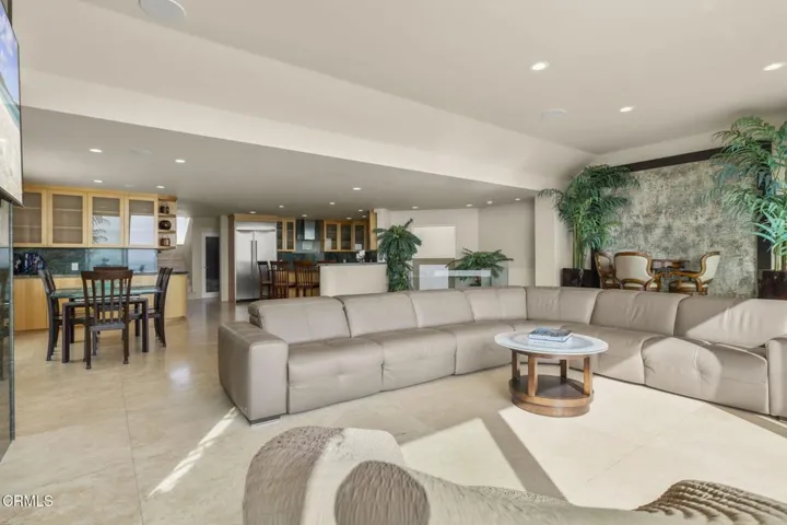 22-web-or-mls-UpmarketMedia-3629Oce-21