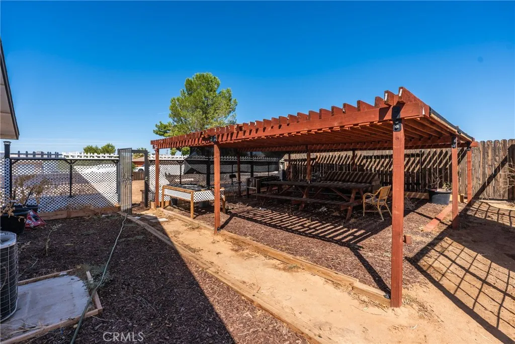 Fun covered patio area for group gatherings and entertaining