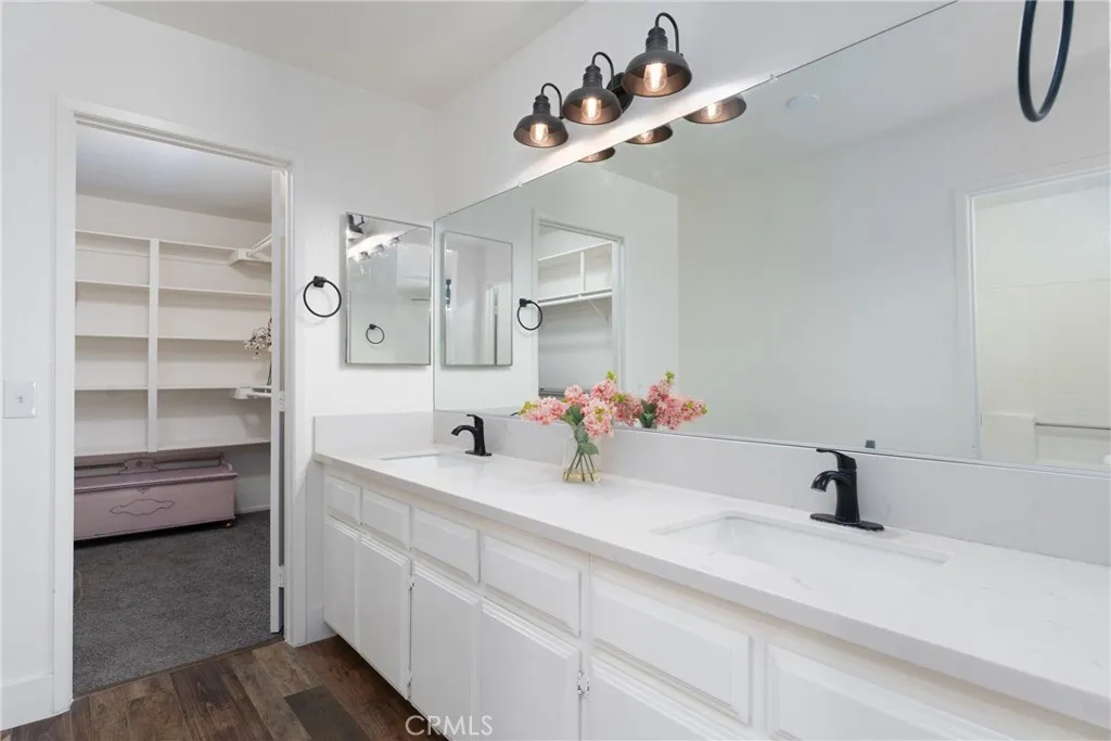 Primary vanity w/dressing space