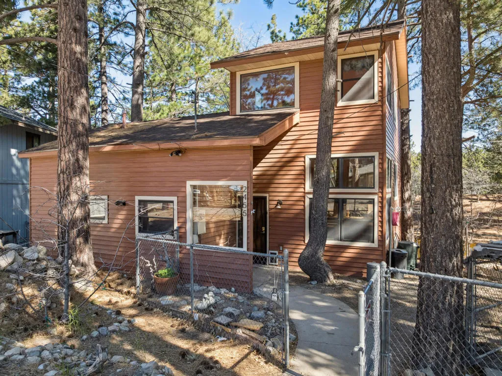 2455 Elko Drive, Arrowbear, California 92382 home-pic-6