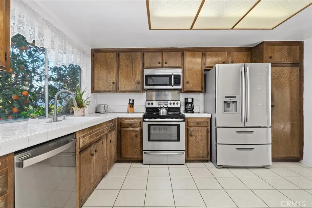 14541 Savin Avenue, Irvine, California 92606 home-pic-22