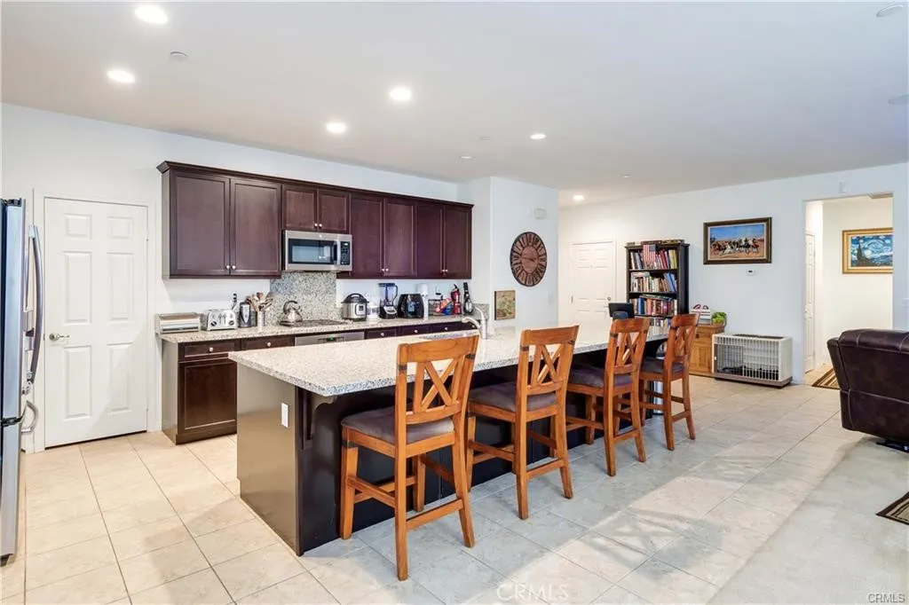 29762 Padilla Court, Highland, California 92346 home-pic-8