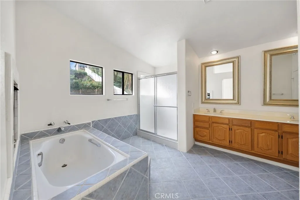 2860 Hidden Hills, Corona, California 92882 home-pic-39