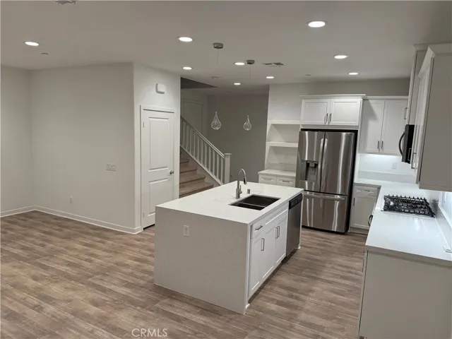 Non Virtually Staged Kitchen