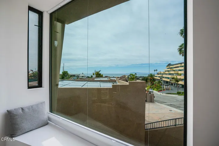 310 N Kalorama St Ventura CA-large-019-0