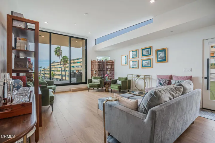 310 N Kalorama St Ventura CA-large-005-0