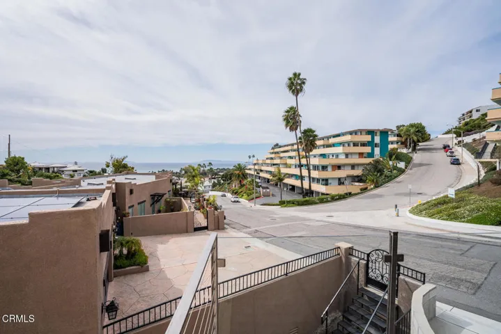 310 N Kalorama St Ventura CA-large-037-0