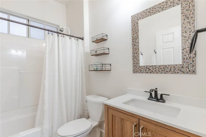 10604 Valley Spring Lane 105, Toluca Lake, California 91602