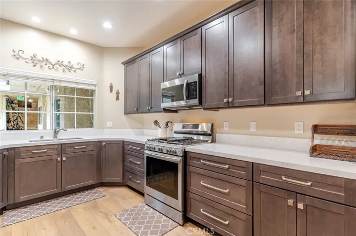 10604 Valley Spring Lane 105, Toluca Lake, California 91602