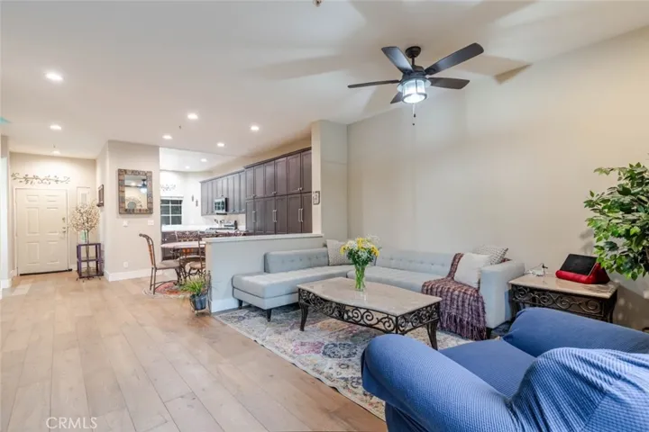 10604 Valley Spring Lane 105, Toluca Lake, California 91602