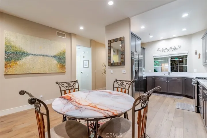 10604 Valley Spring Lane 105, Toluca Lake, California 91602