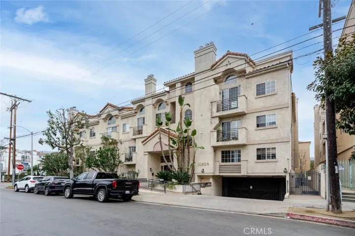 10604 Valley Spring Lane 105, Toluca Lake, California 91602