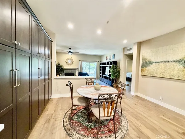 10604 Valley Spring Lane 105, Toluca Lake, California 91602 — photo 4