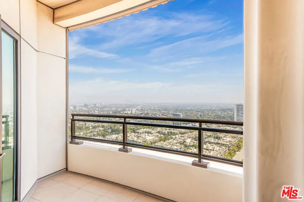 1 W Century Drive 28b, Los Angeles, California 90067 home-pic-12