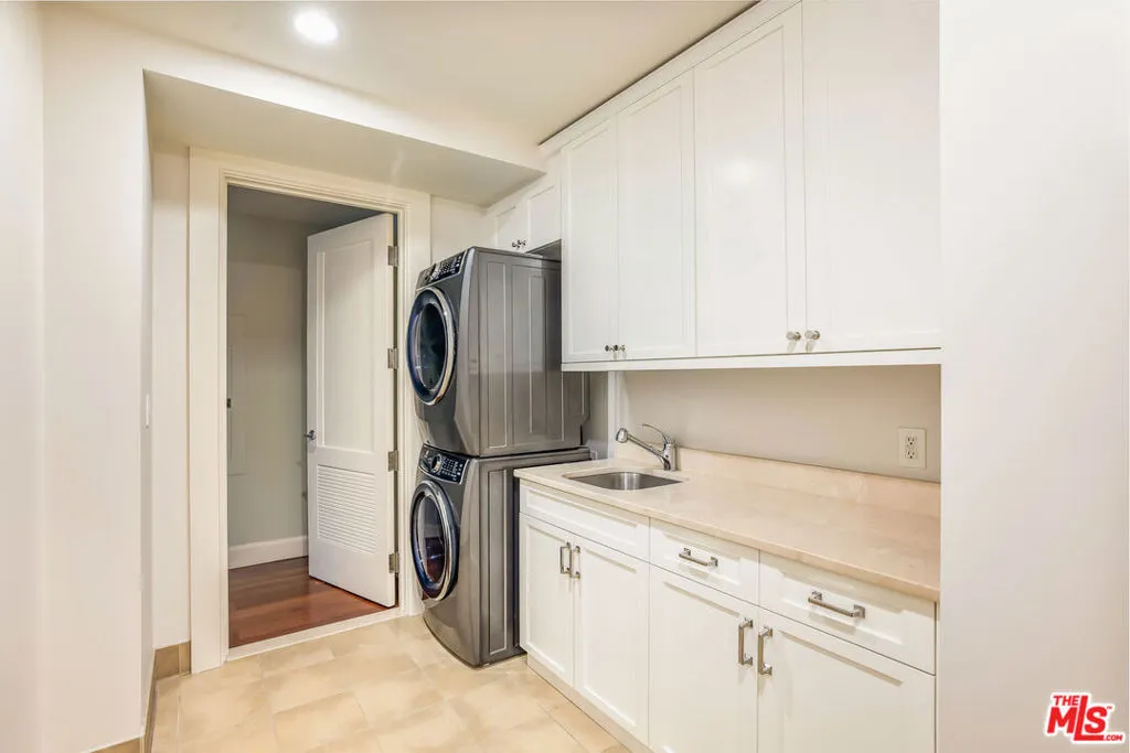 1 W Century Drive 28b, Los Angeles, California 90067 home-pic-20