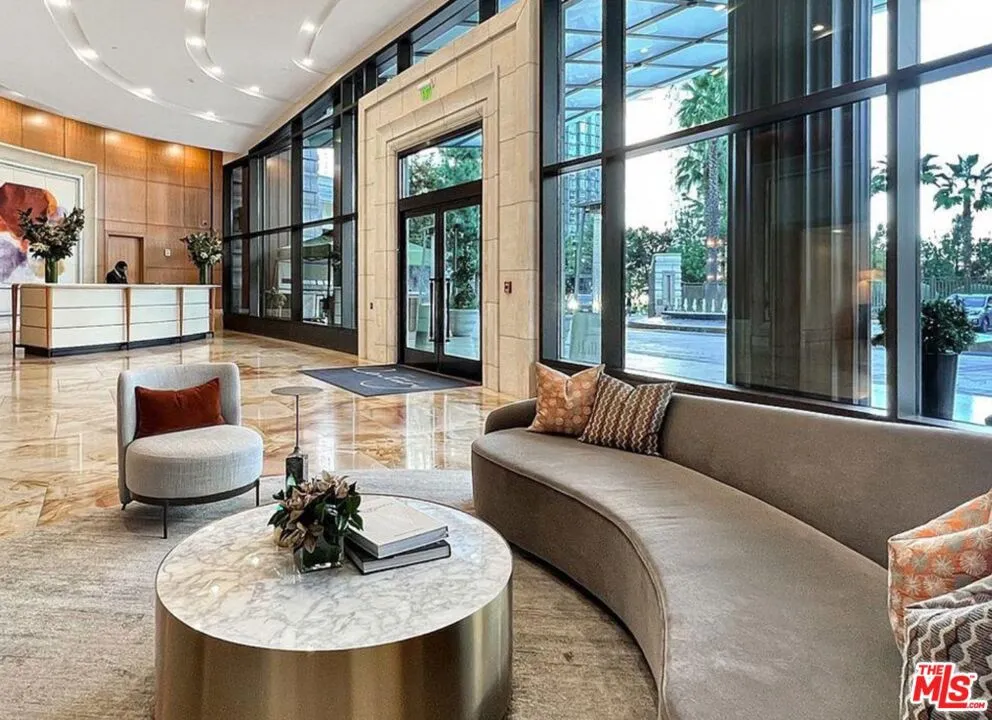1 W Century Drive 28b, Los Angeles, California 90067 home-pic-2