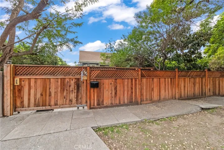 6616 Leland, Los Angeles, California 90028