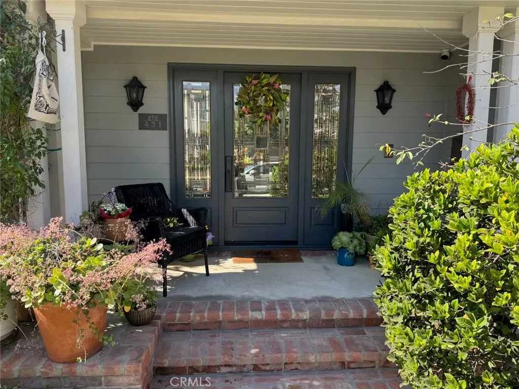 431 Terraine, Long Beach, California 90814 home-pic-3