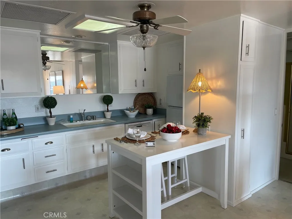 1421 Golden Rain Road 4 87f, Seal Beach, California 90740 home-pic-23