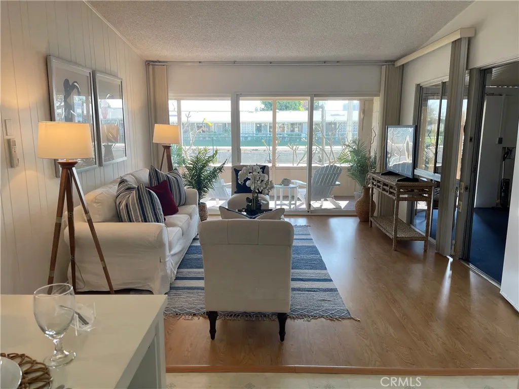 1421 Golden Rain Road 4 87f, Seal Beach, California 90740 home-pic-2