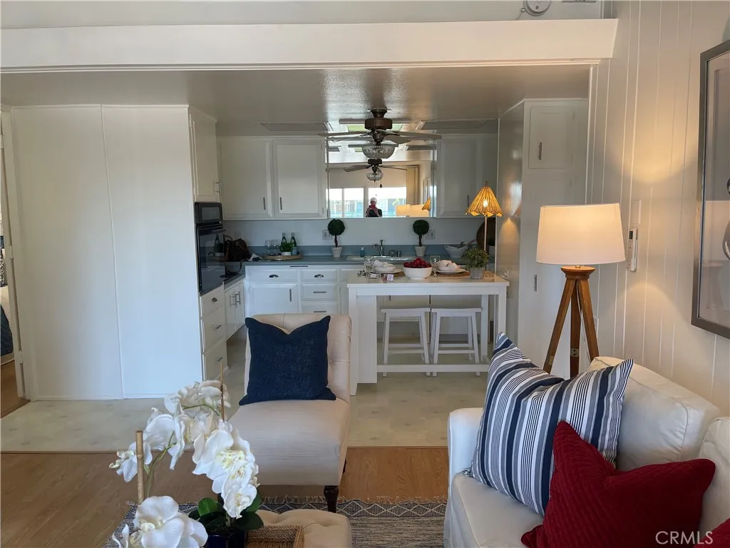 1421 Golden Rain Road 4 87f, Seal Beach, California 90740 home-pic-18
