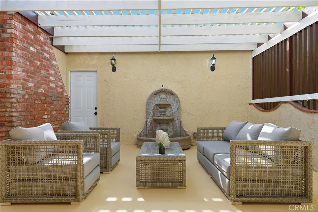3408 Troy, Los Angeles, California 90068 home-pic-3