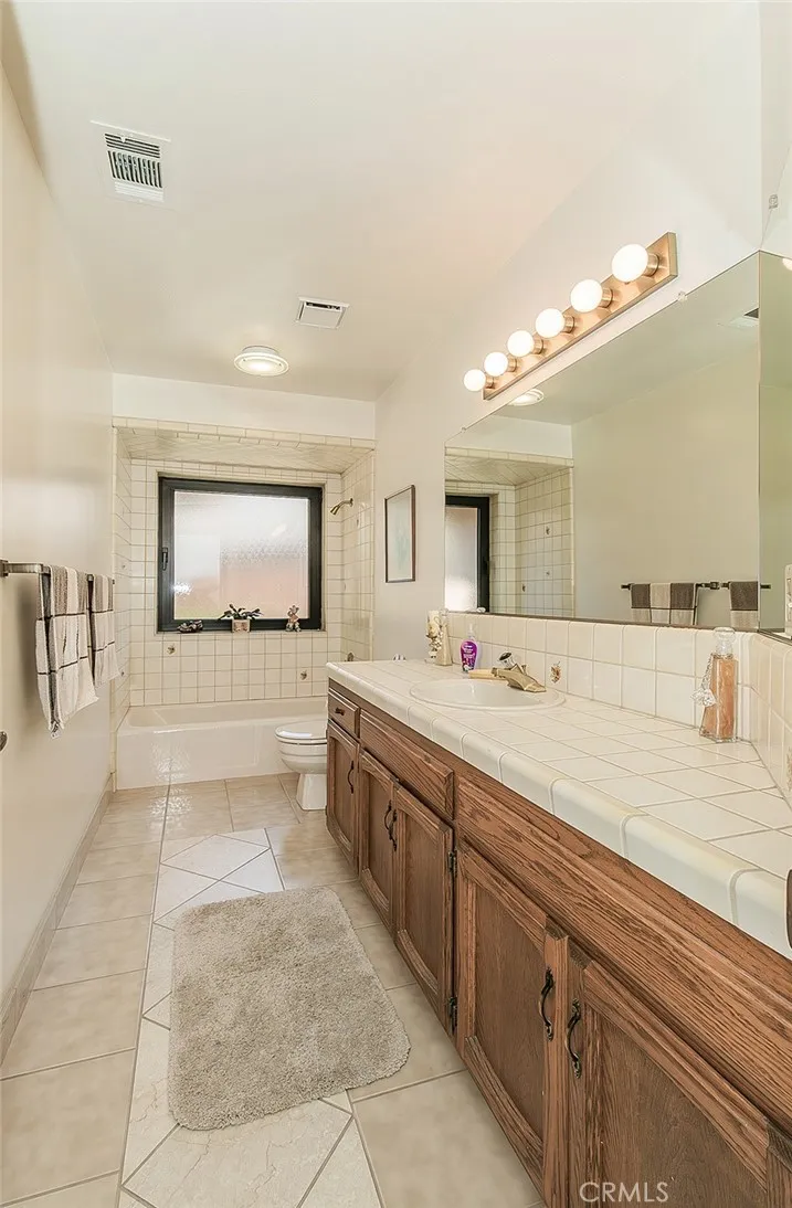 7355 N Pacific, Fresno, California 93711 home-pic-27