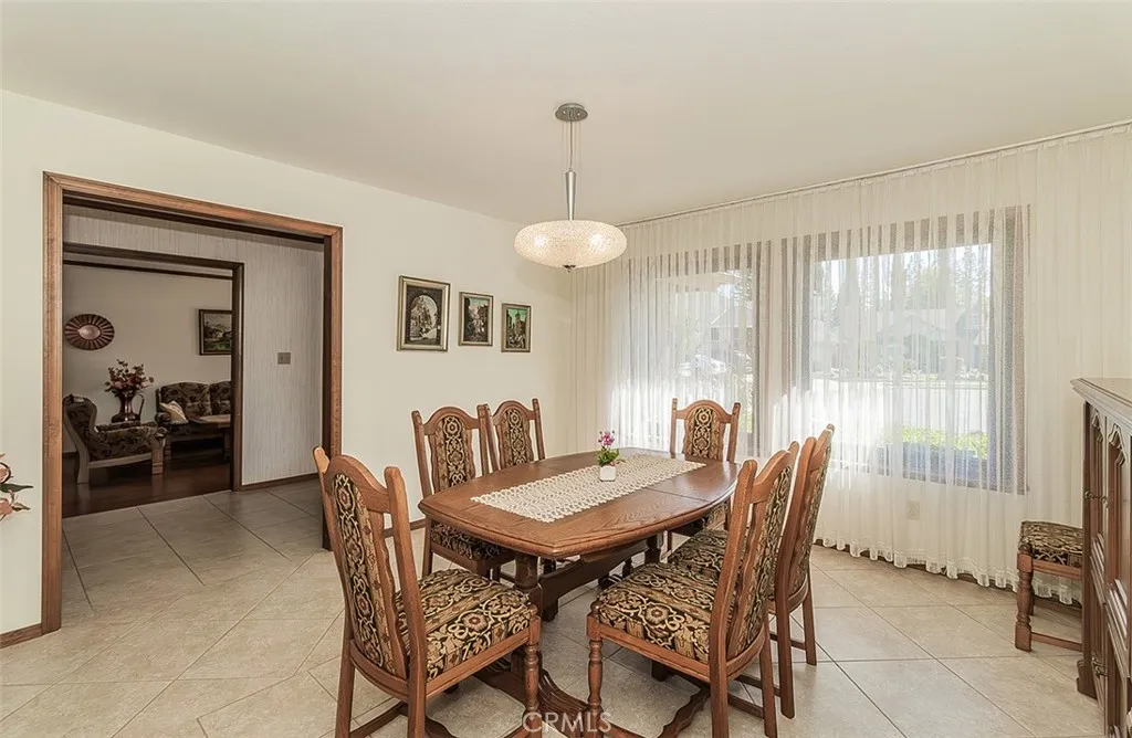 7355 N Pacific, Fresno, California 93711 home-pic-7