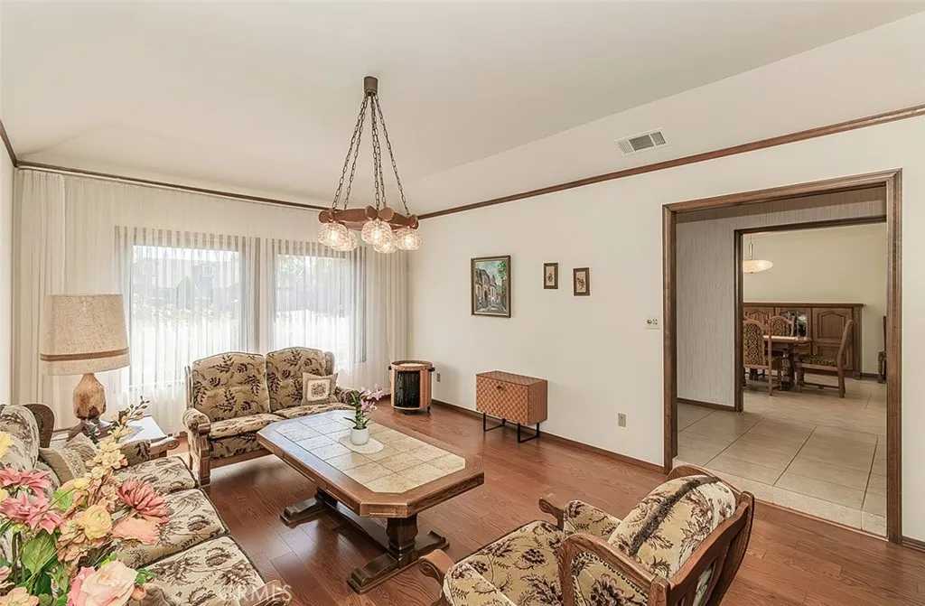 7355 N Pacific, Fresno, California 93711 home-pic-5