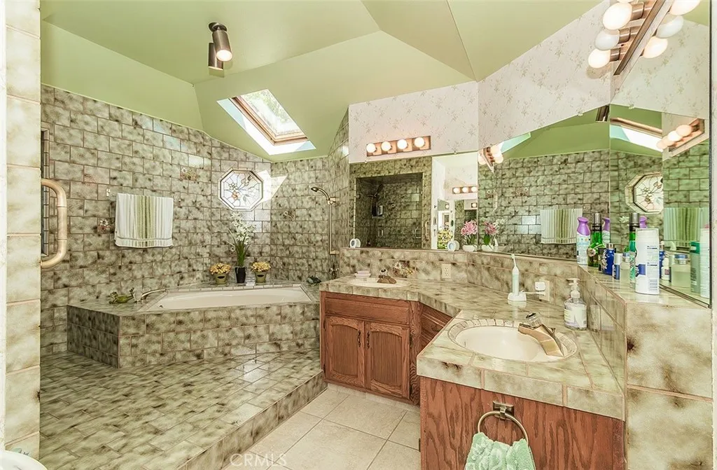 7355 N Pacific, Fresno, California 93711 home-pic-22